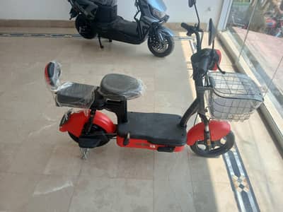 evee Flipper brand new scooty