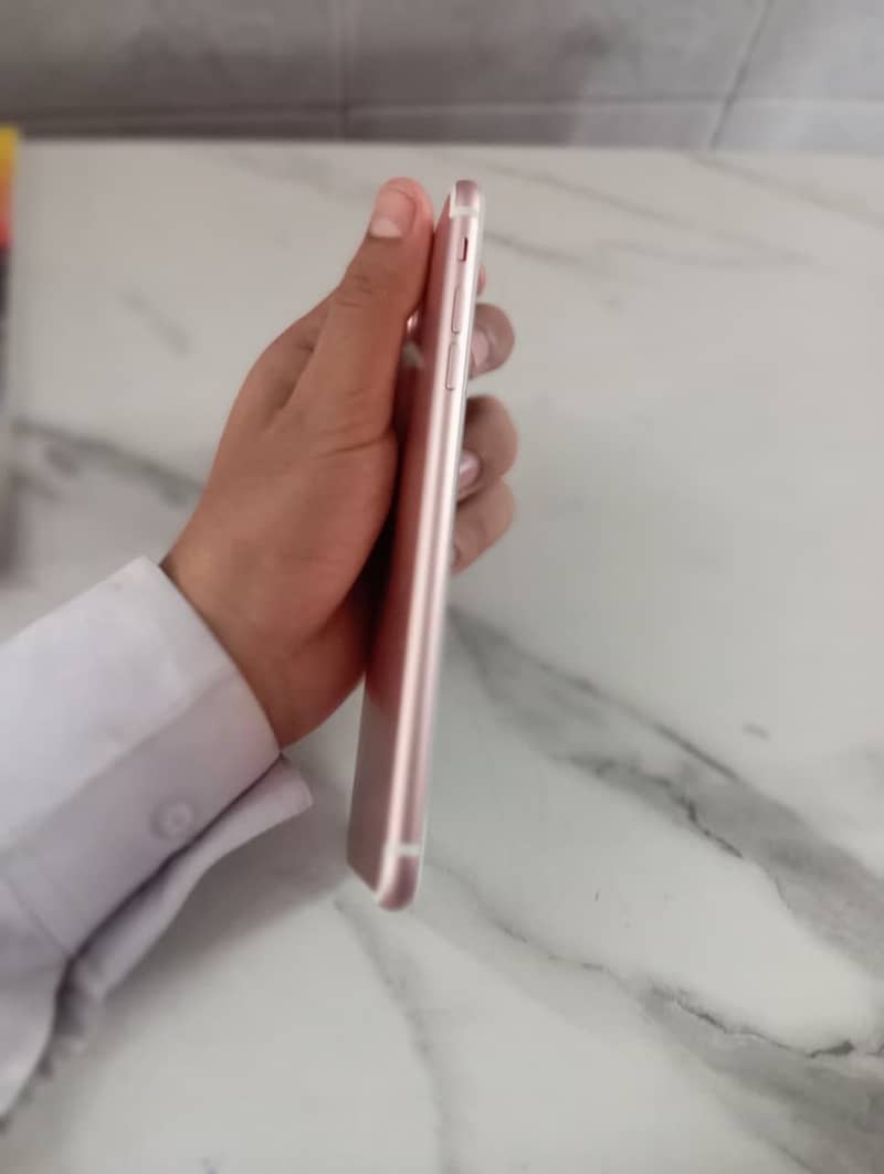 Apple iPhone 7 Plus 3