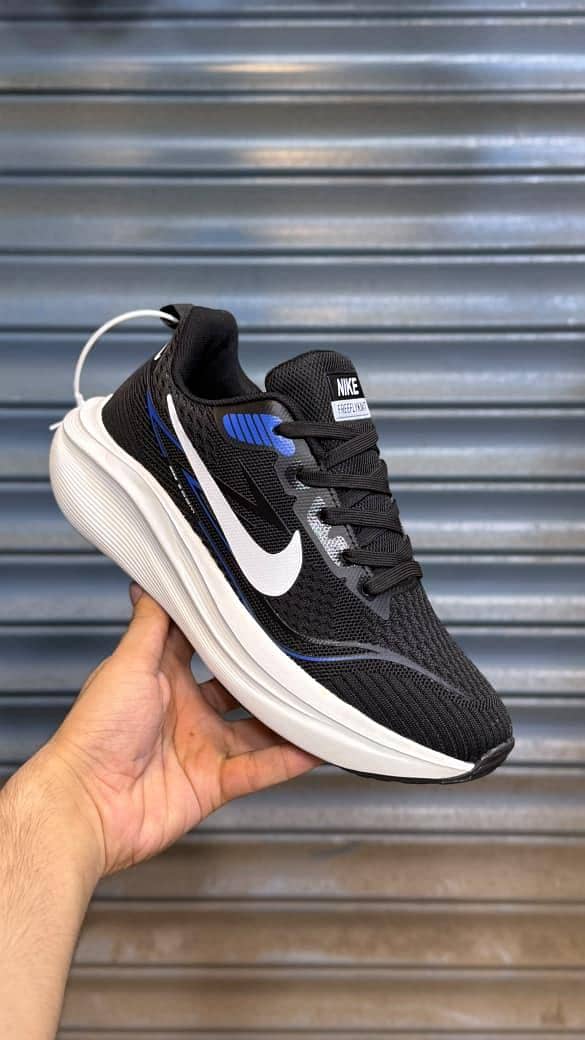Nike FreeWalk 5