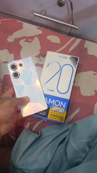 Tecno CAMON 20