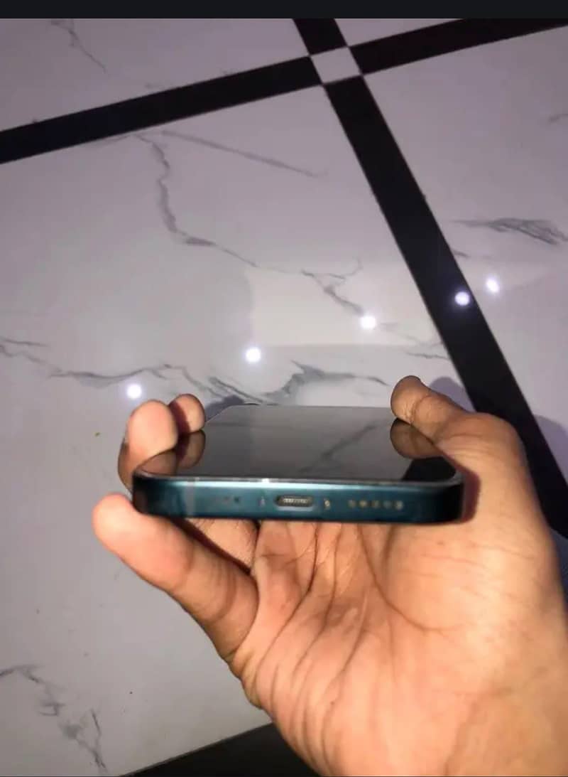Apple iPhone 14 1