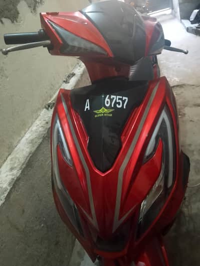 super star Scooty bio on tha time all ok