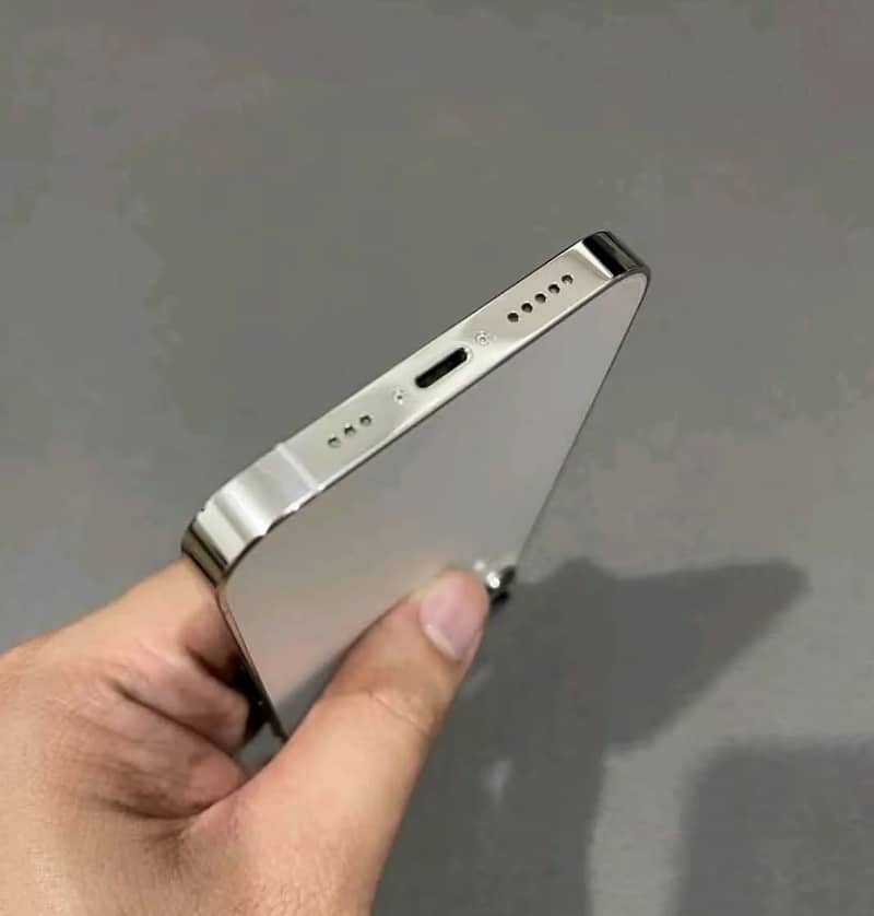Apple iPhone 13 Pro 3