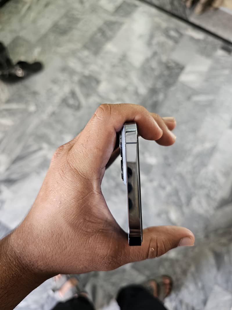 Apple iPhone 13 Pro Max 5