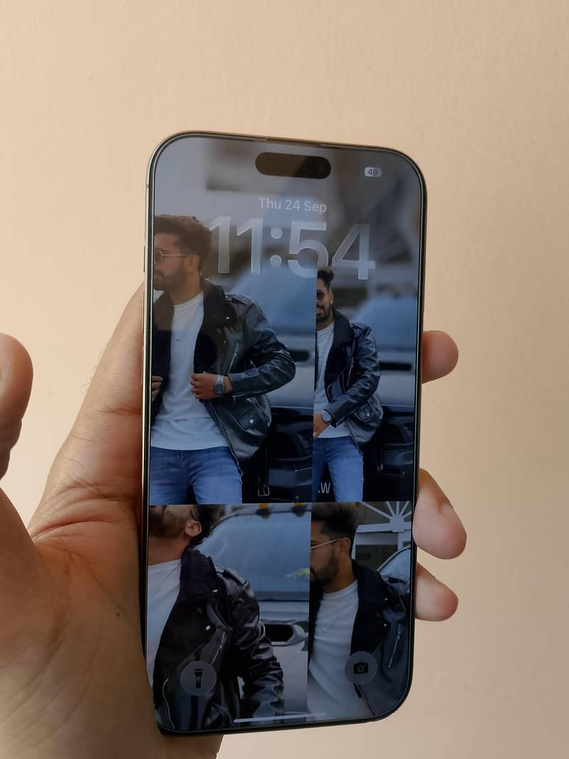 Apple iPhone 16 Pro Max 1