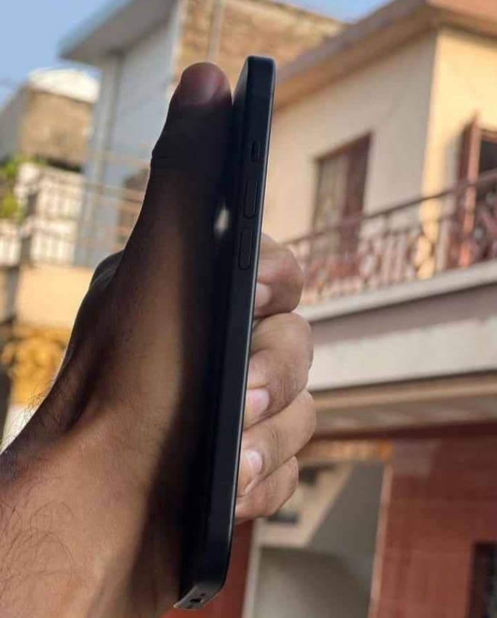 Apple iPhone 15 plus 2