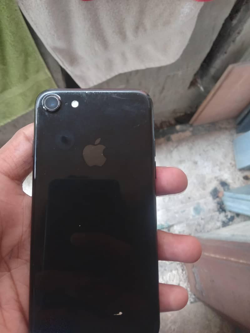 Apple iPhone 7 Plus 0