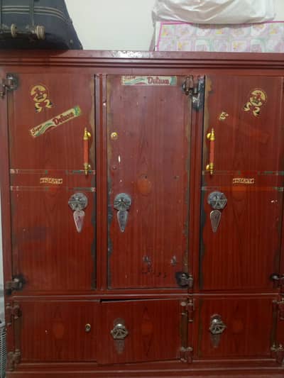 3 door cupboard for sale urgent