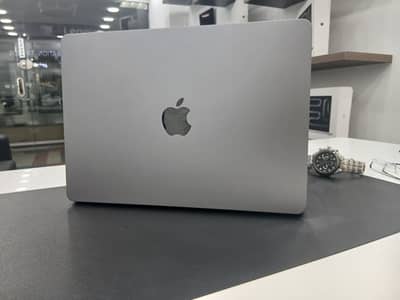 Macbook Air M2, 13", (16/1tb) Almost New.