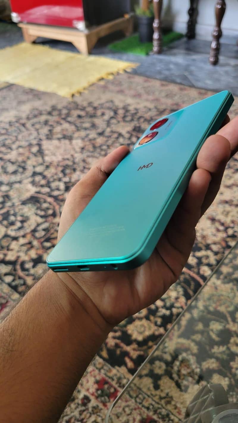 HMD Aura 2 1