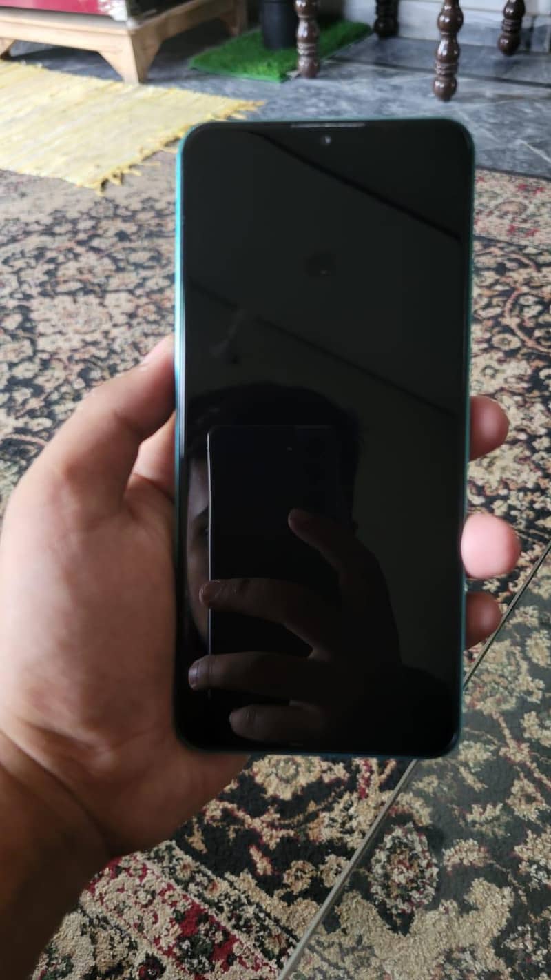 HMD Aura 2 3