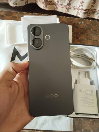 Vivo iQOO