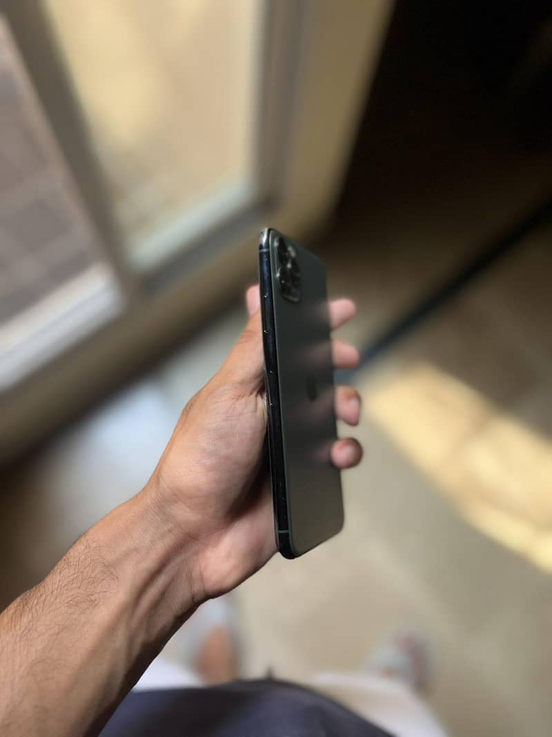 Apple iPhone 11 Pro Max 1