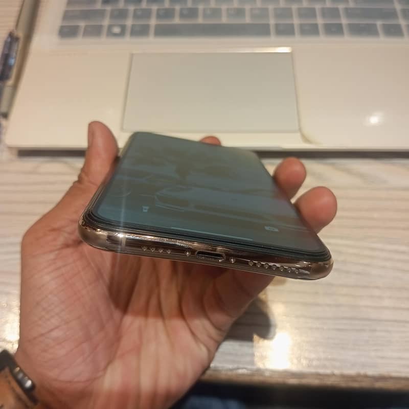 Apple iPhone 11 Pro Max 5