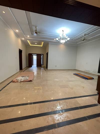 2 Bedrooms Upper Portion All Facilities Scheme 3