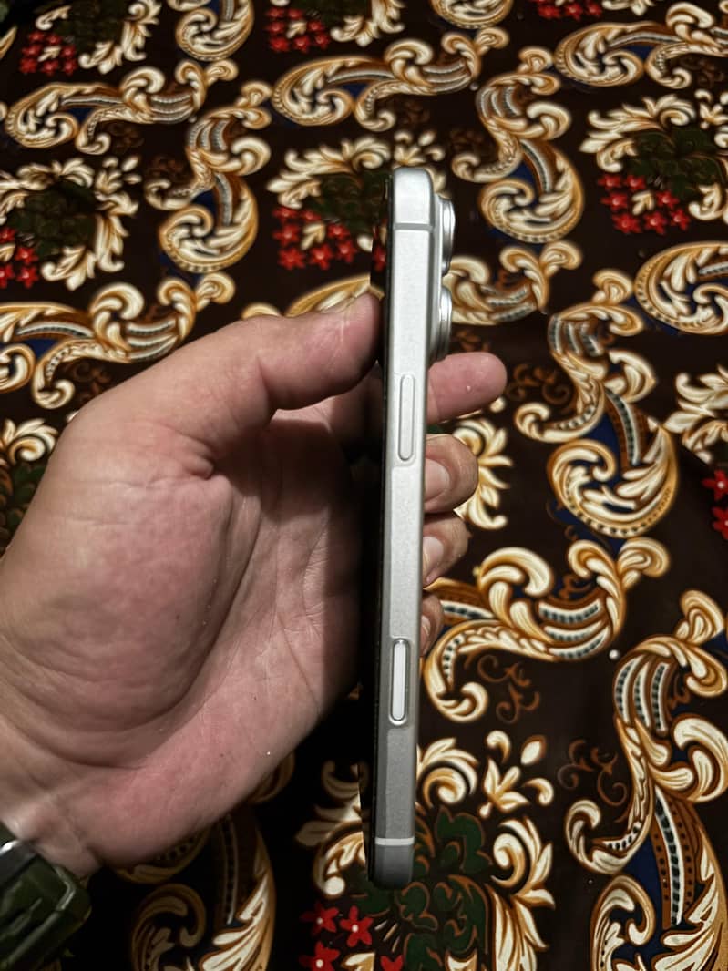 Apple iPhone 17 Pro Max 2