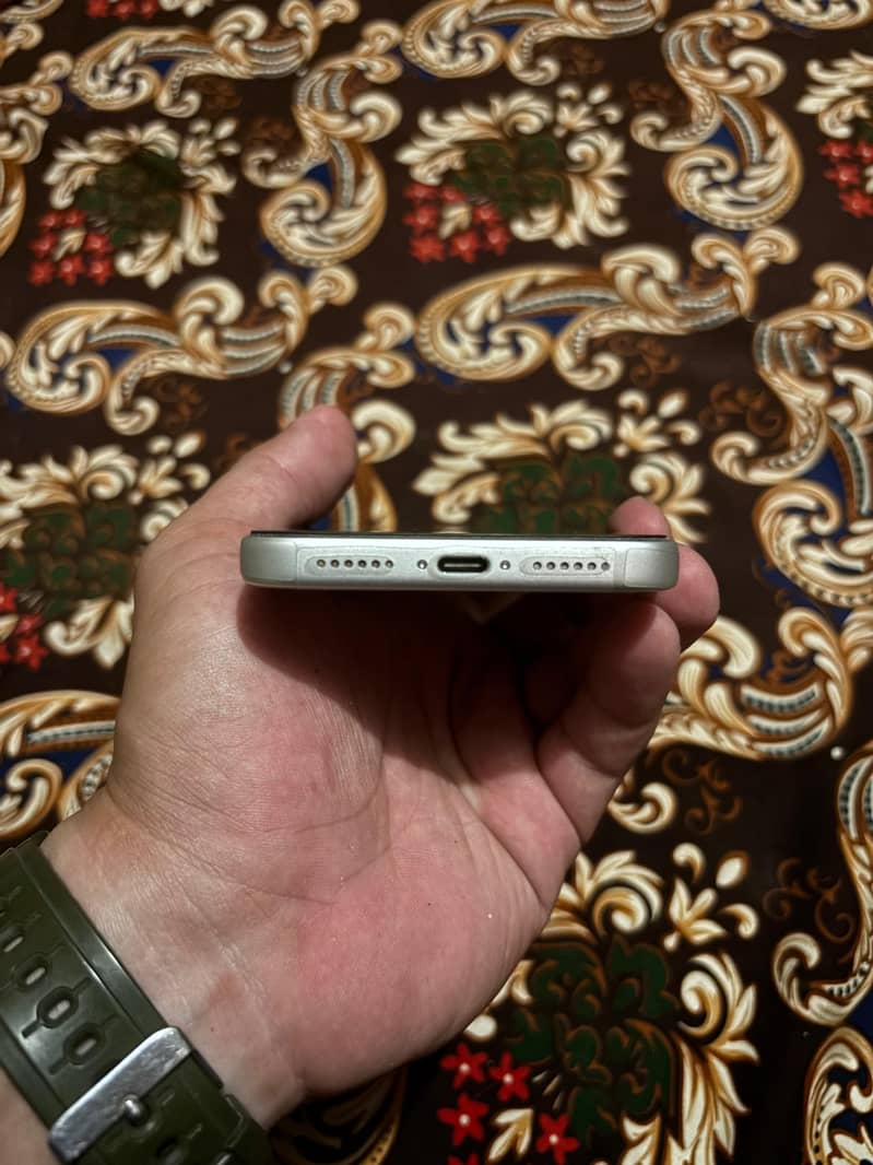 Apple iPhone 17 Pro Max 4