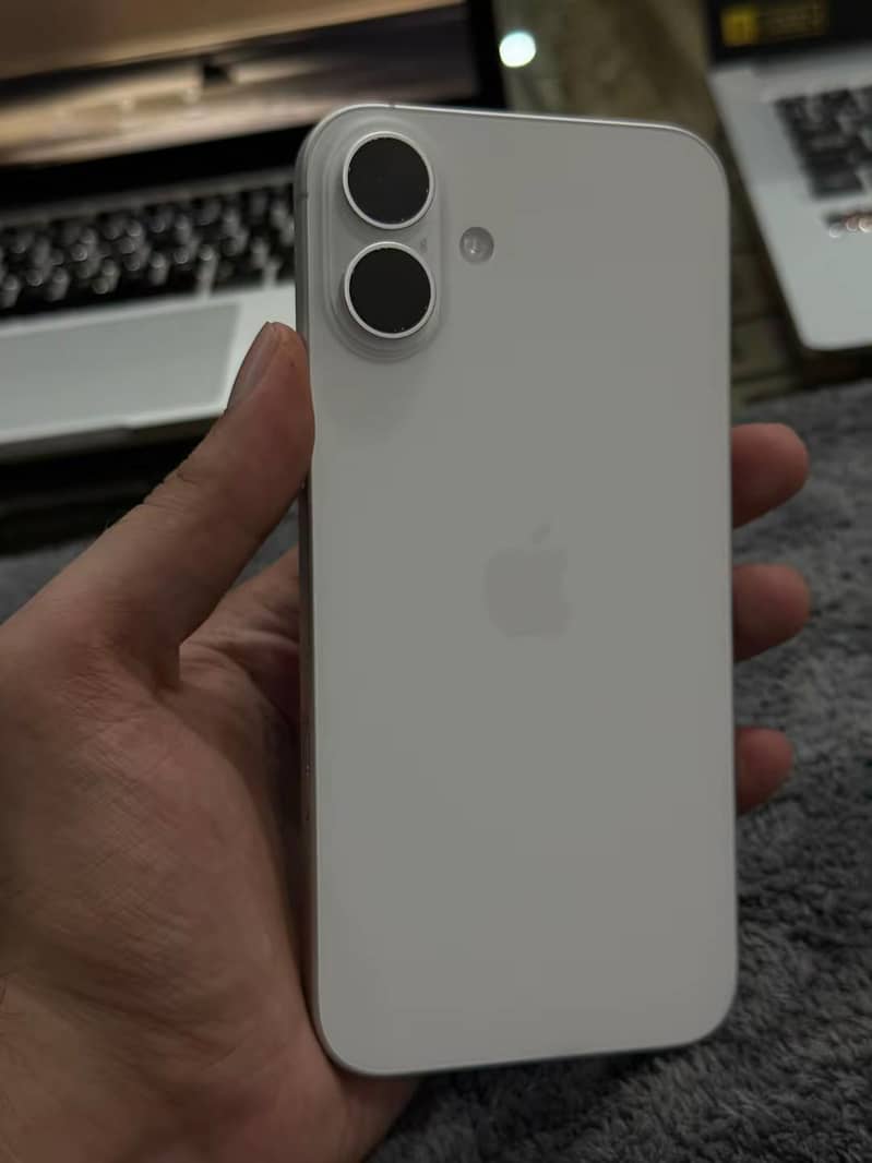 iPhone 16 Plus 2