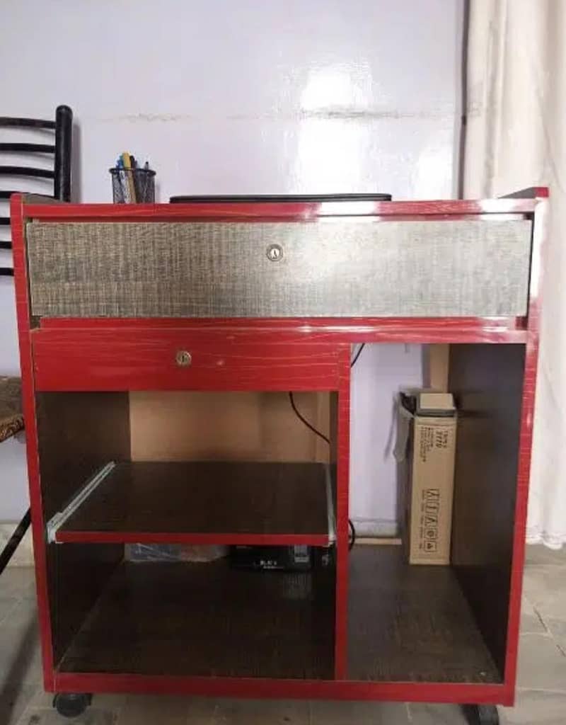 Computer Table 0