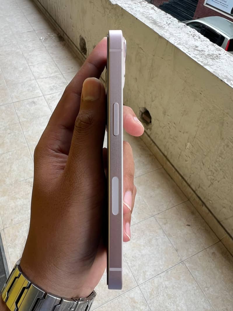 Apple iPhone 13 lush condition 4