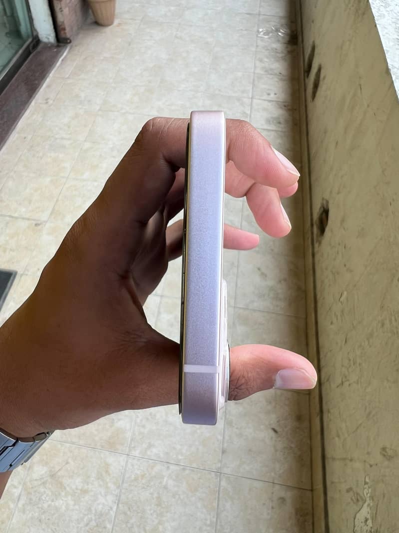 Apple iPhone 13 lush condition 5