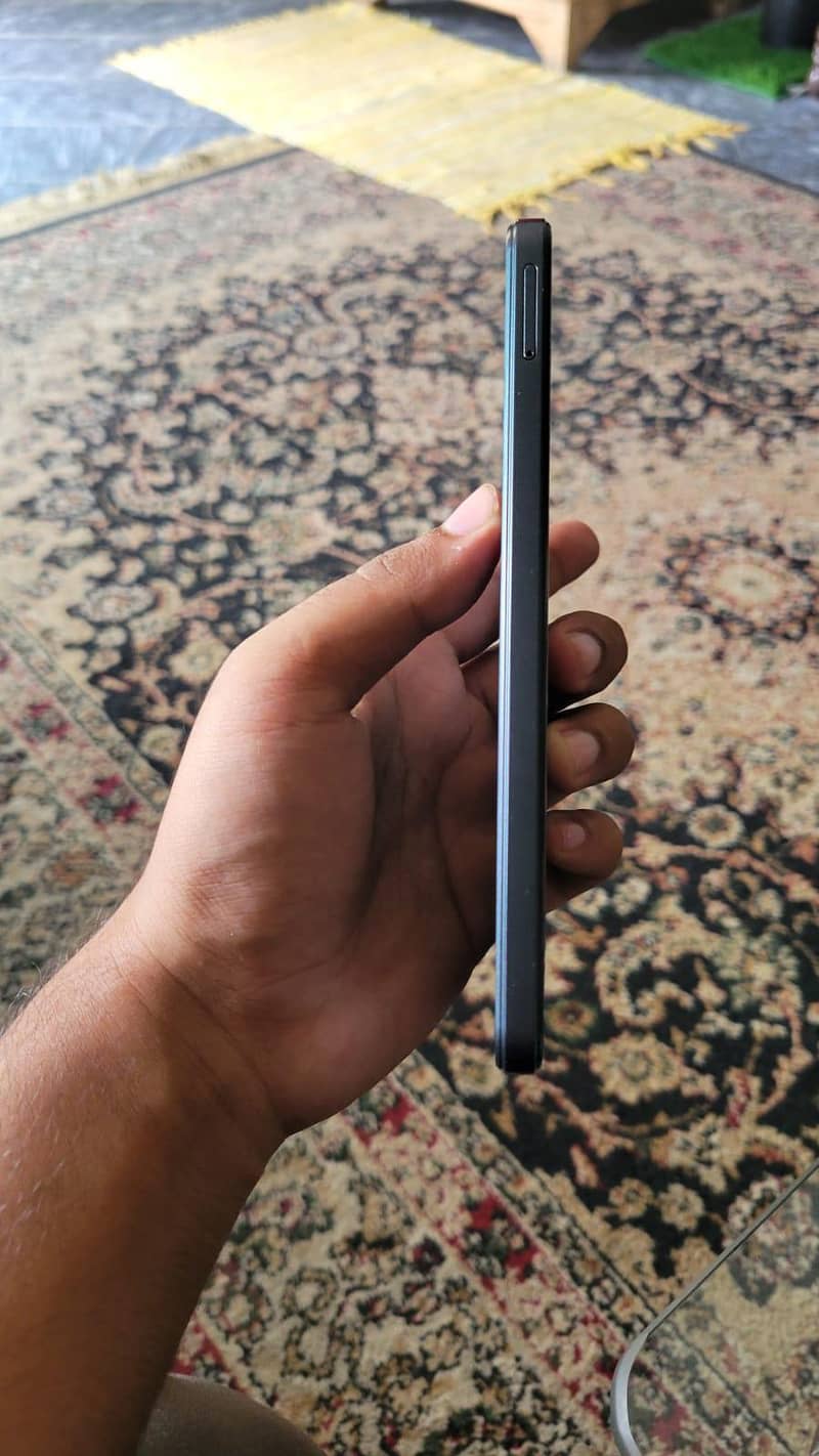 HMD Aura 2 2
