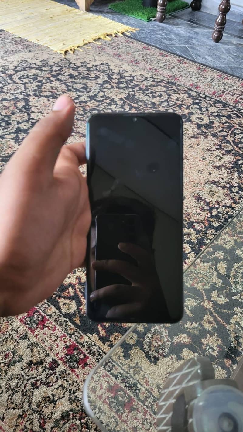 HMD Aura 2 3