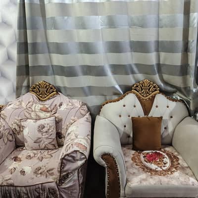 10/10 condition Crown furniture 5 seater sofa set with cover --used