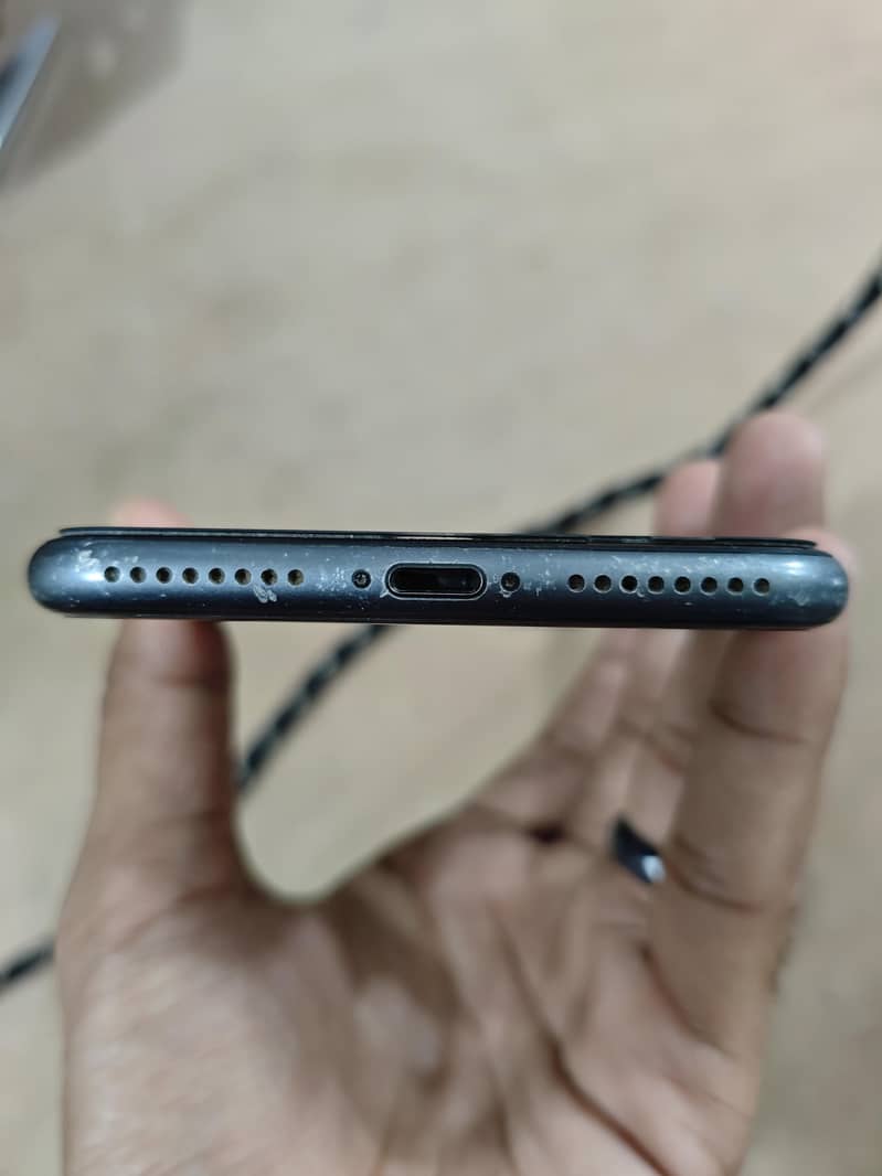 Apple iPhone 8 Plus 5
