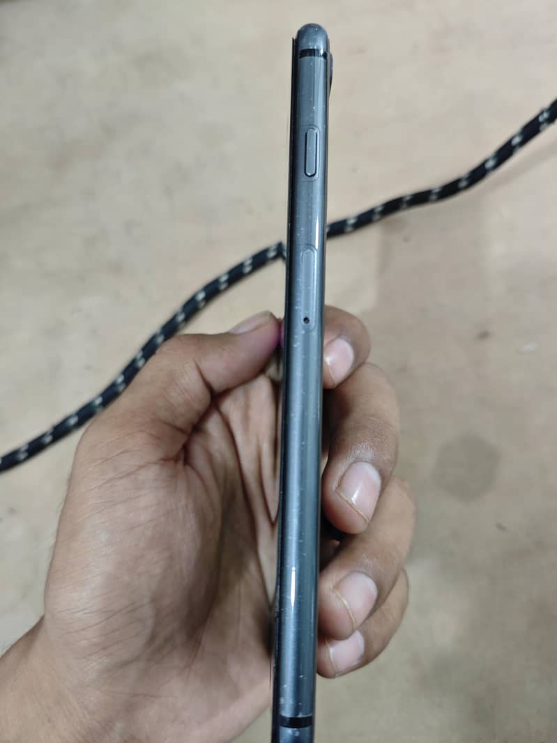 Apple iPhone 8 Plus 6