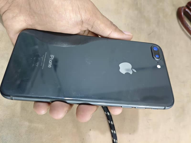 Apple iPhone 8 Plus 8
