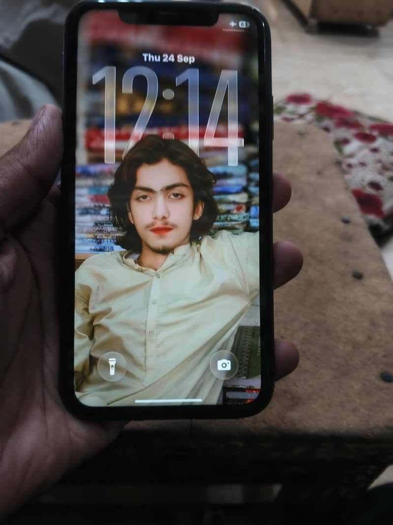 Apple iPhone 11 0