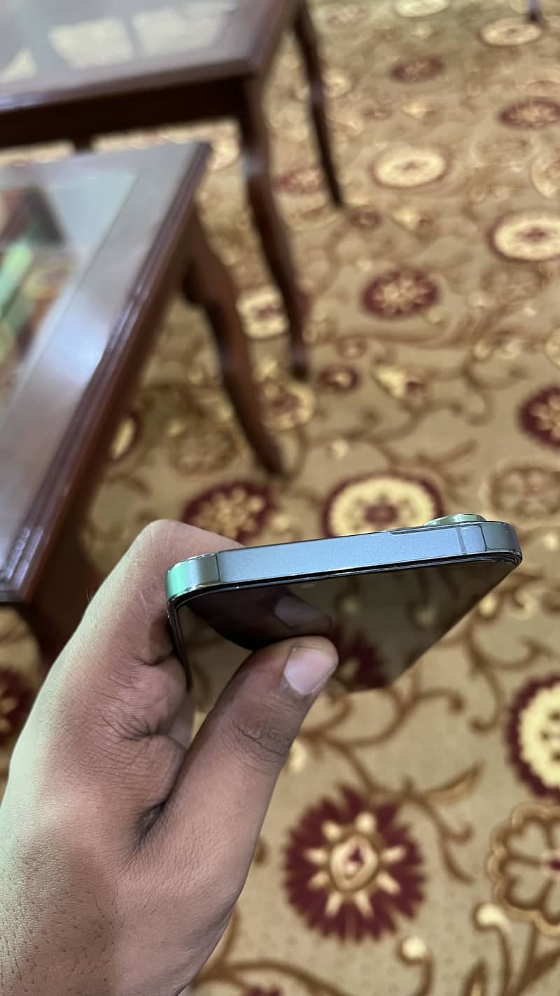 Apple iPhone 13 Pro Max 4