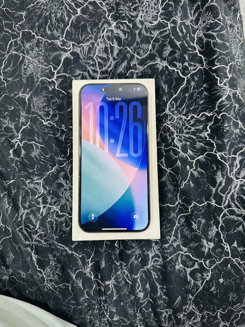 Apple iPhone 16 Pro Max 8