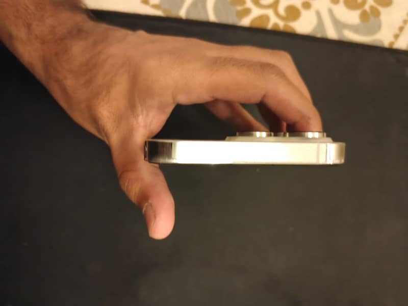 Apple iPhone 14 Pro Max 4
