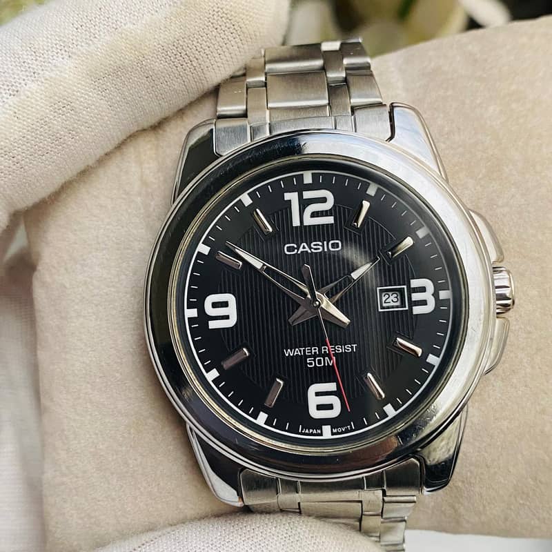 Casio Quartz watch 1