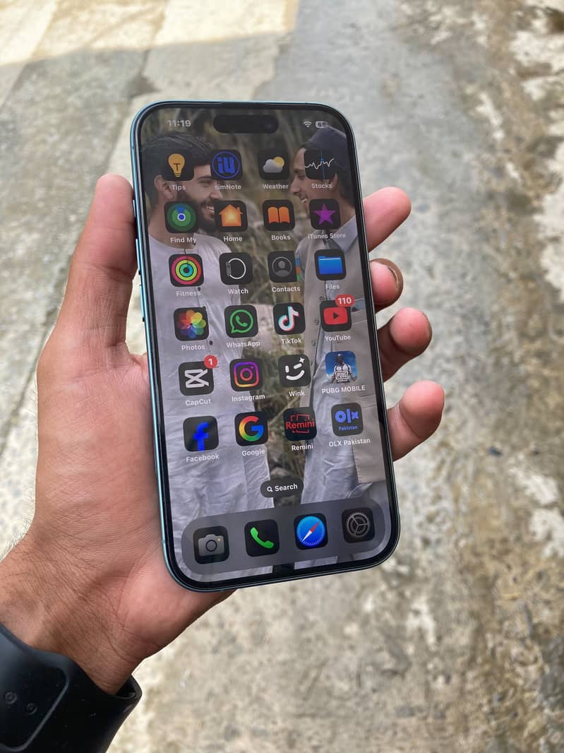 Apple iPhone 16 6
