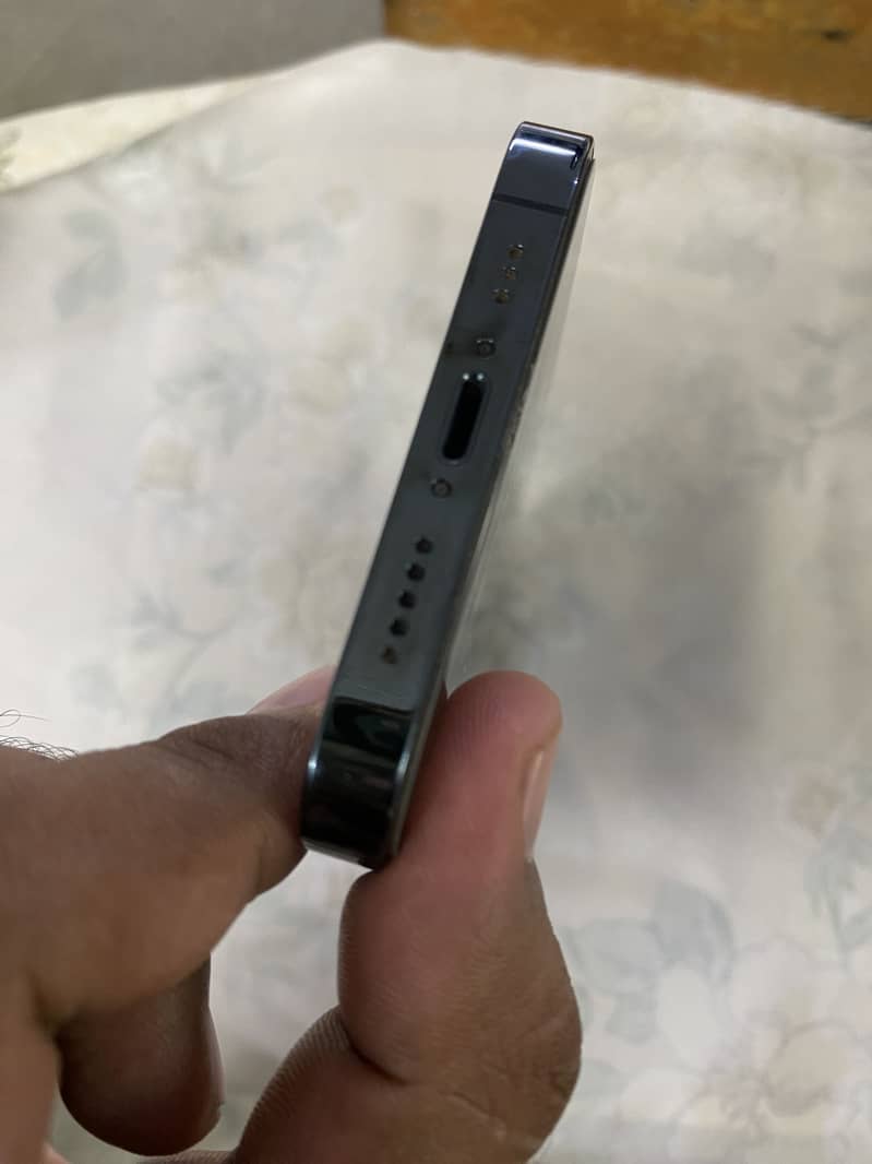 Apple iPhone 12 Pro 3