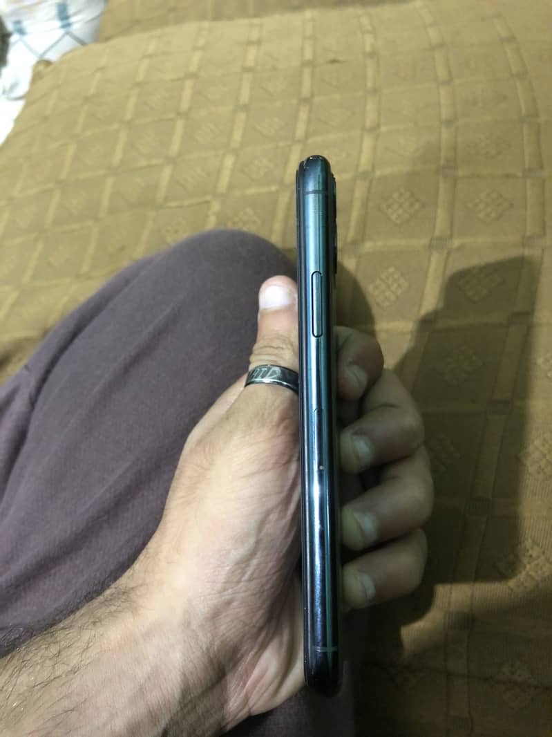 Apple iPhone 11 Pro 3