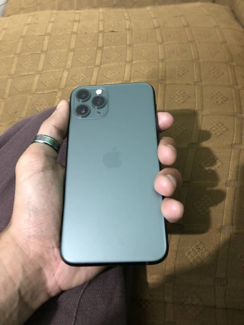 Apple iPhone 11 Pro 4