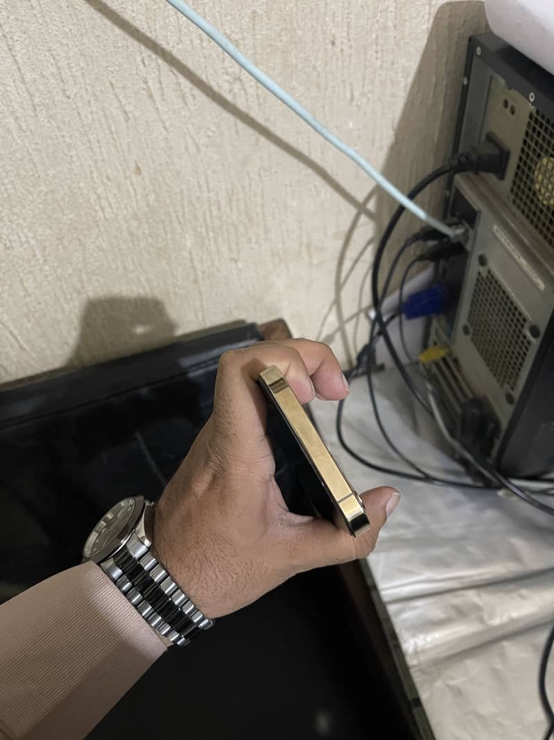Apple iPhone 12 Pro 2