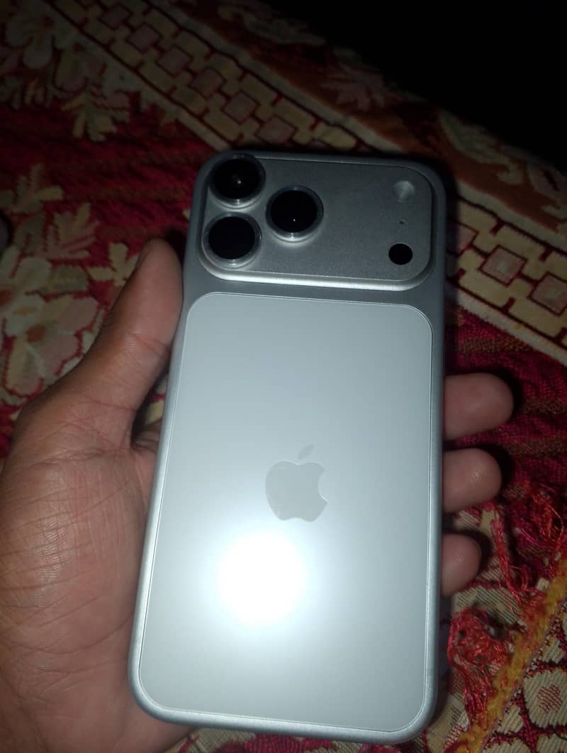 Apple iPhone 17 Pro Max 2