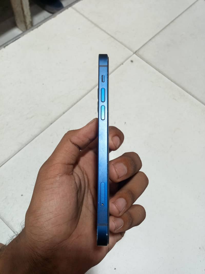 Apple iPhone 12 2