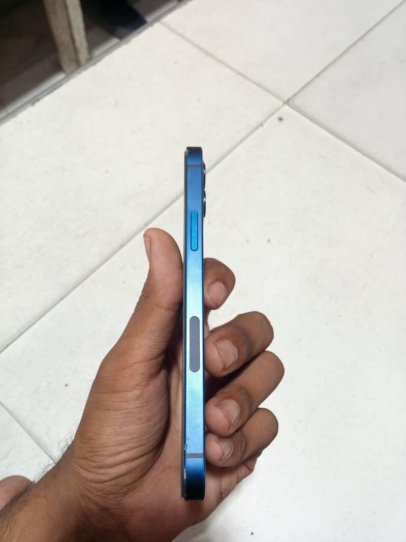 Apple iPhone 12 3