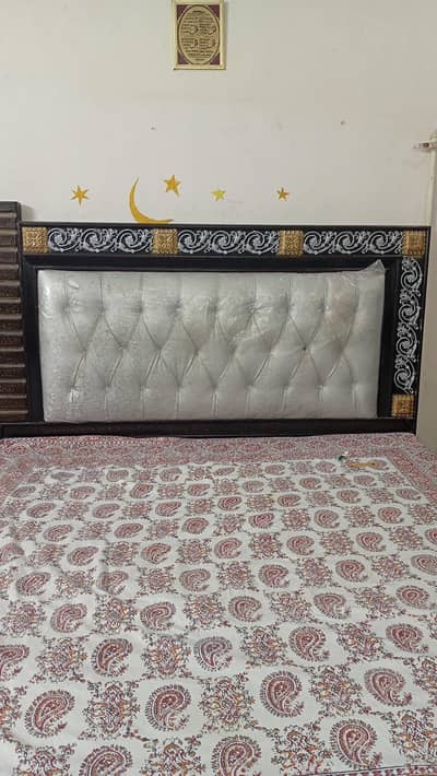 bad without mattress and dressing