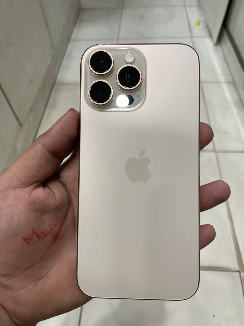 Apple iPhone 16 Pro Max 3