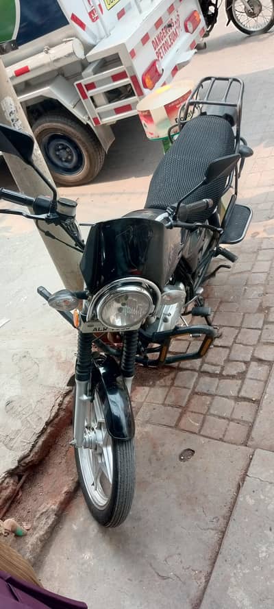 Suzuki gs150 home used first owner