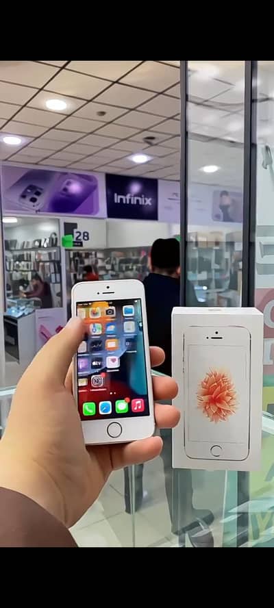 Apple iPhone SE 128gb PTA approved Alok ke water park sex