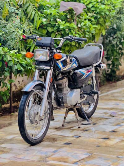 Honda 125 Model 2025 ( Urjent Sale ) .