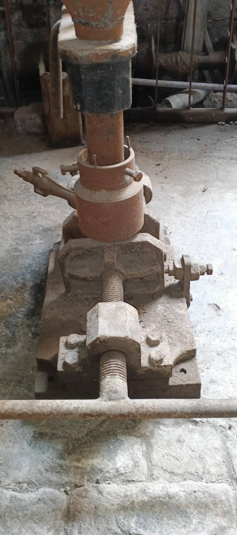 Molding machine 1